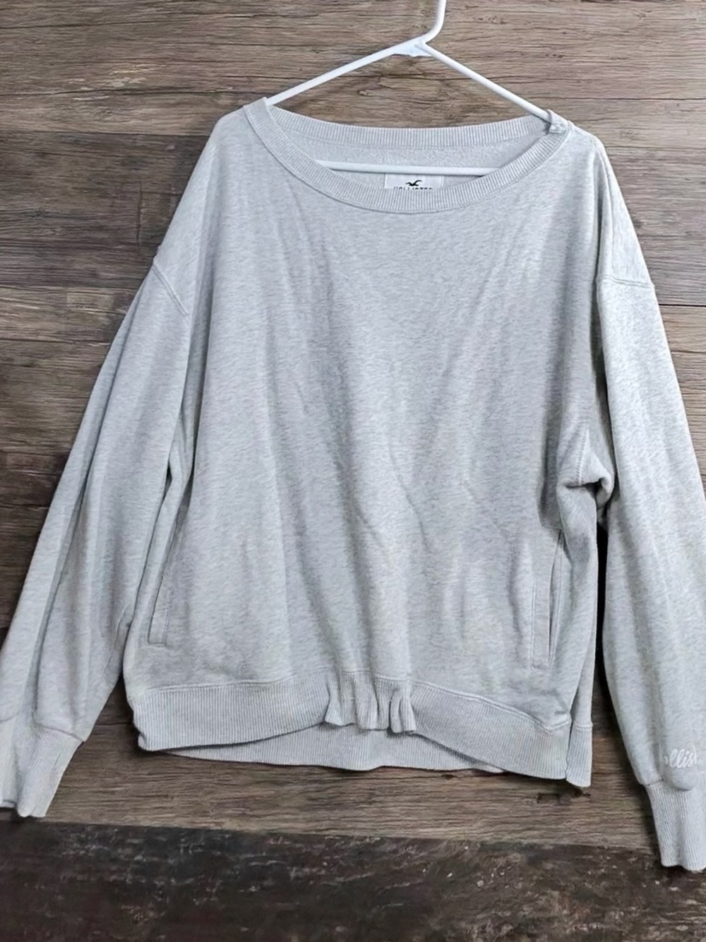 Hollister‎ Light Gray Women's Pullover Sweatshirt